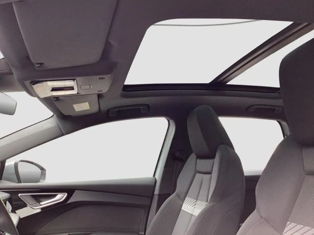 Audi Q4 e-tron basis 82kWh Pano LED Navi SHZ PDC Klima