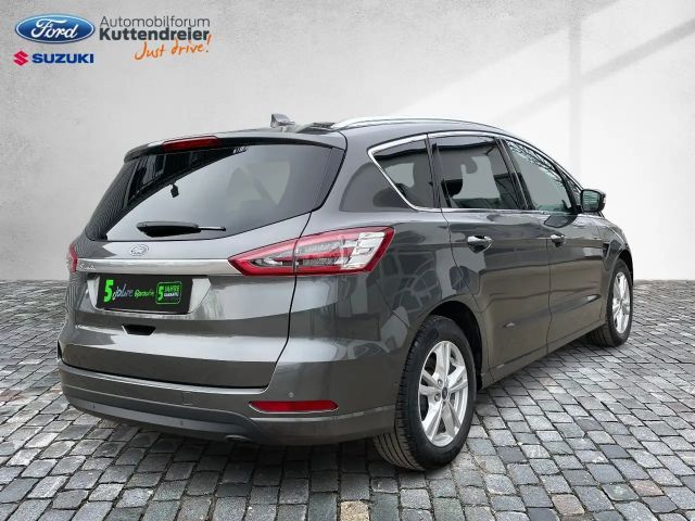 Ford S-Max Titanium