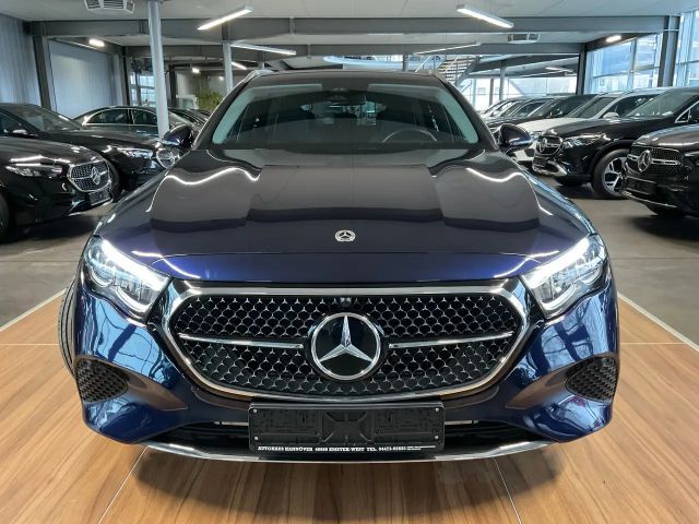 Mercedes-Benz E 220 AVANTGARDE E 220 d Estate