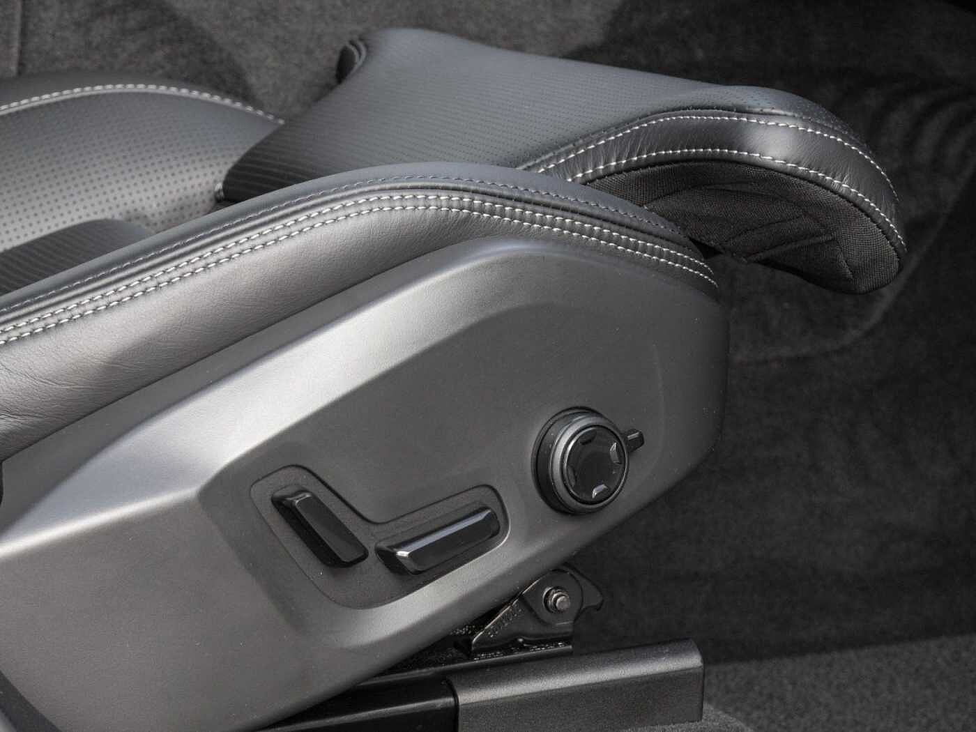 Volvo XC60 AWD Dark Recharge Ultimate