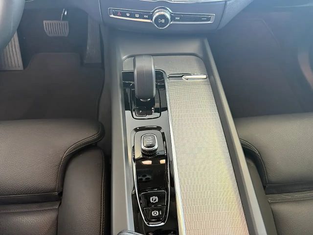 Volvo XC60 AWD Dark Geartronic Plus