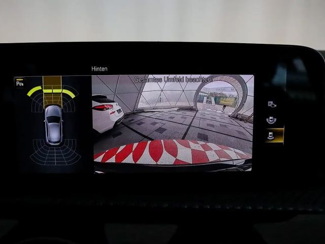 Mercedes-Benz A 180 / NAVI / RÜCKFAHRKAMERA / SITZHEIZUNG