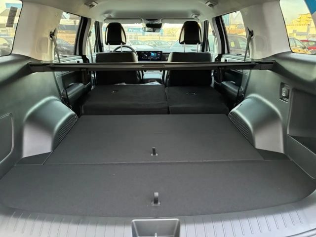 Hyundai Santa Fe 2WD