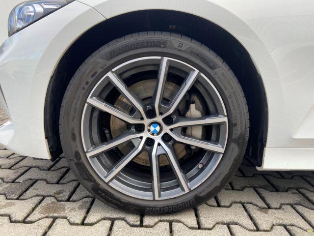 BMW 330 330d Touring xDrive