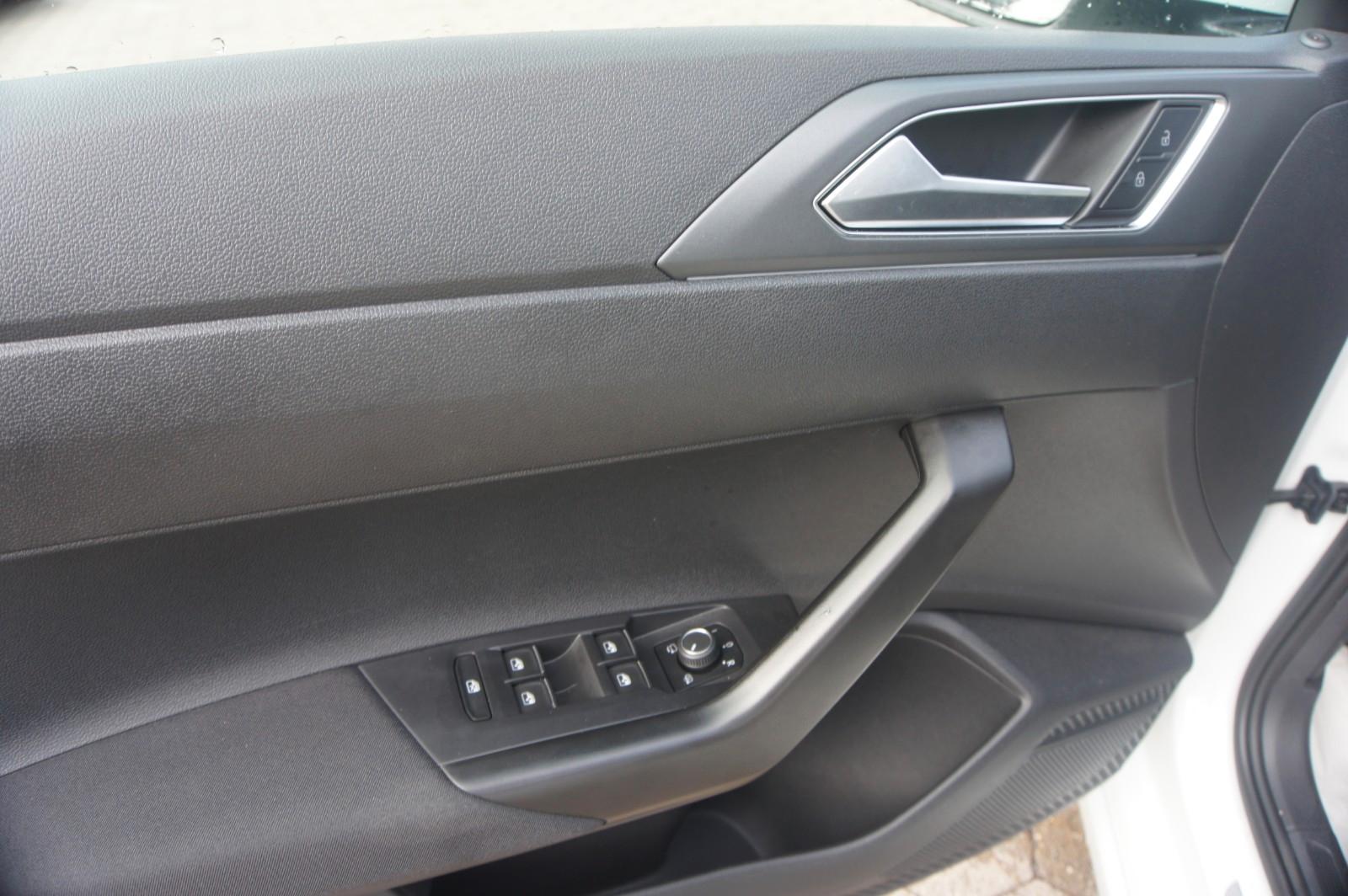 Volkswagen Taigo 1.0 TSI R-Line