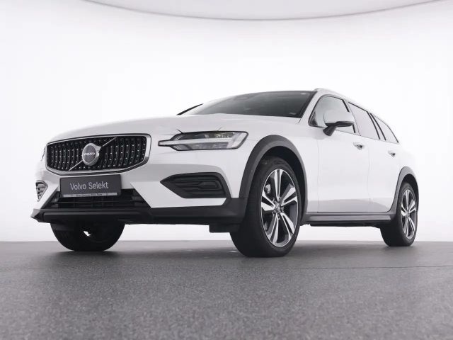 Volvo V60 Cross Country AWD Plus