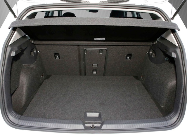 Volkswagen Golf 1.5 eTSI Golf VIII Style