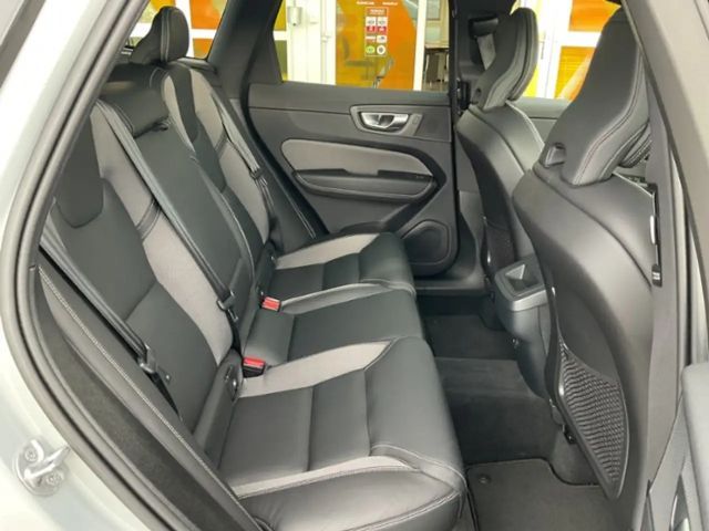 Volvo XC60 Dark Plus