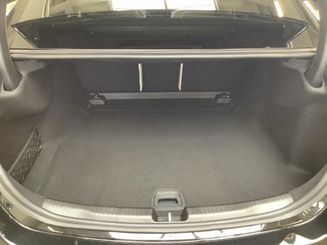 Mercedes-Benz C 180 Sedan