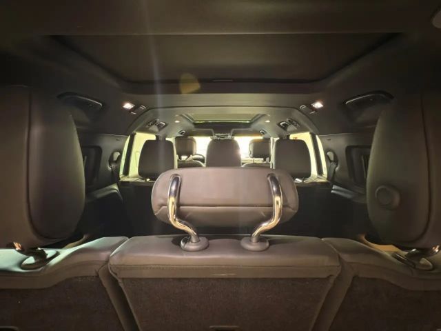 Land Rover Defender D300 Dynamic SE