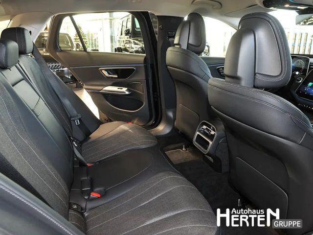 Mercedes-Benz E 300 AVANTGARDE Estate