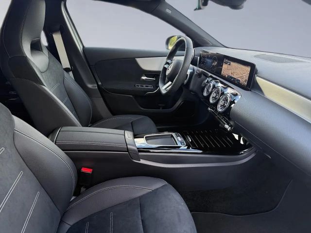 Mercedes-Benz A 200 AMG Line