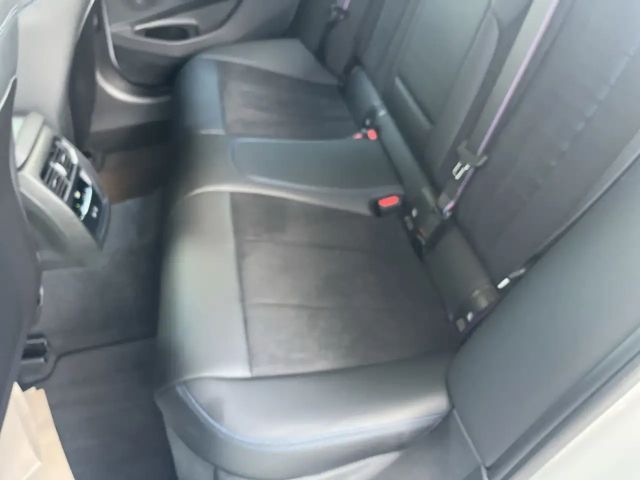 BMW 330 330i M-Sport Sedan xDrive