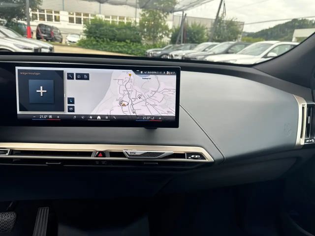 BMW iX xDrive40