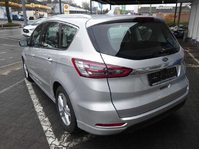 Ford S-Max Titanium