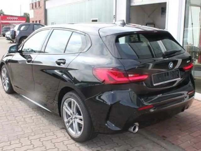 BMW 318 318i M-Sport Sedan