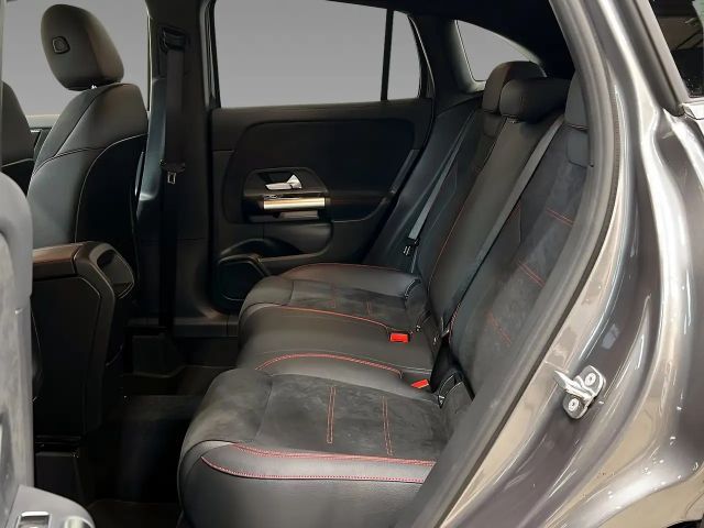 Mercedes-Benz GLA 200 AMG Line GLA 200 d