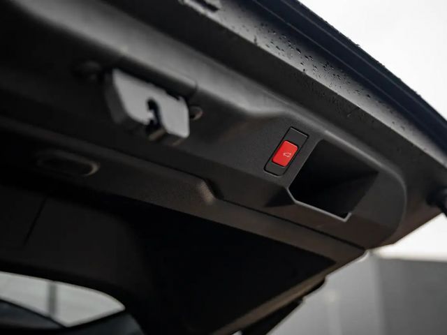 Peugeot 3008 Directiewagen/Massage/HiFi Focal/Pano/Trekh./El...