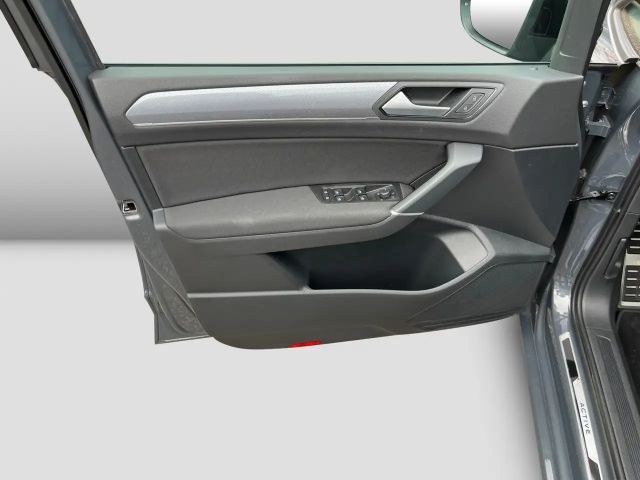 Volkswagen Touran 2.0 TDI Family IQ.Drive