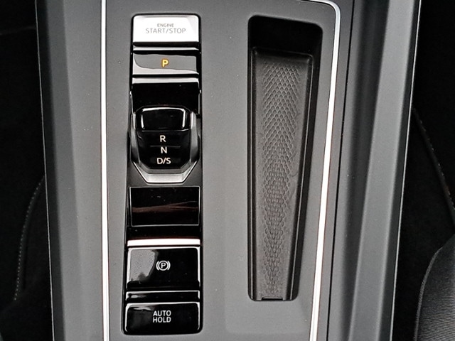 Volkswagen Golf 1.5 eTSI DSG Life Variant