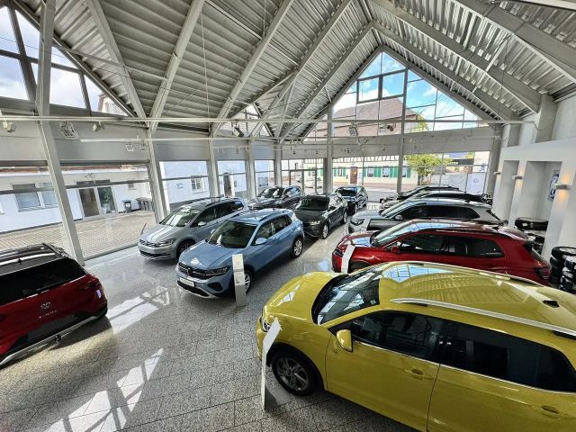 Volkswagen Golf 1.5 eTSI DSG R-Line Variant