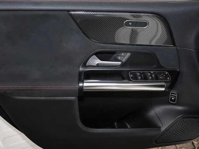 Mercedes-Benz B 250 AMG Line B 250 e