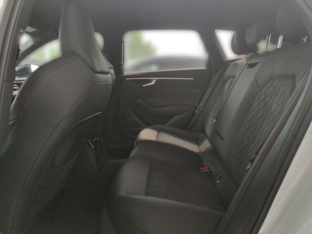 Audi A6 Avant Quattro S-Tronic