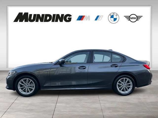BMW 330 330e Advantage pakket Sedan