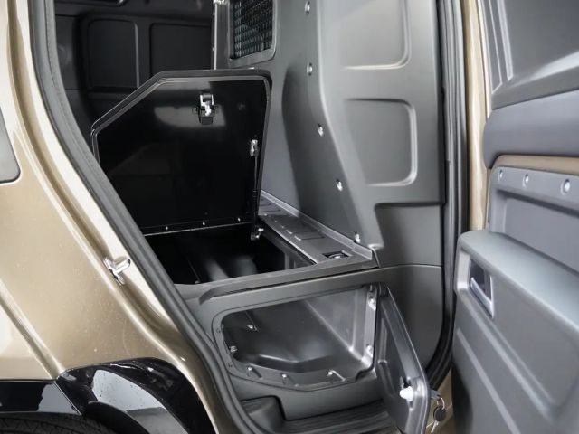 Land Rover Defender 3.0 Dynamic SE