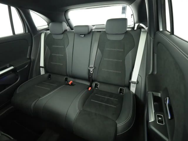 Mercedes-Benz GLA 220 4MATIC AMG Line