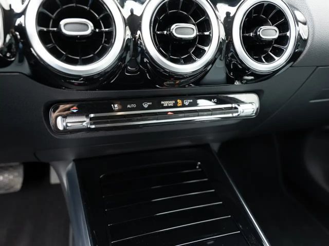 Mercedes-Benz GLA 180 Progressive