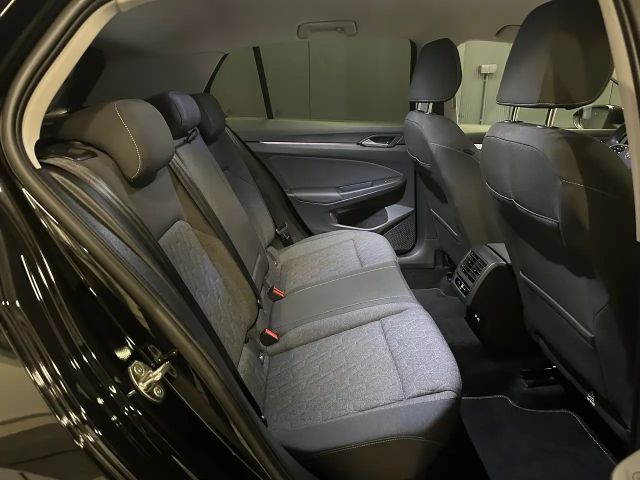 Volkswagen Golf 1.5 eTSI DSG Golf VIII Life