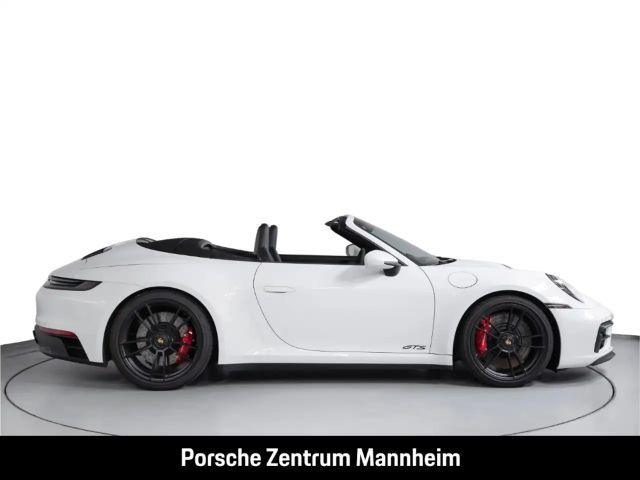 Porsche 992 Cabrio Carrera GTS