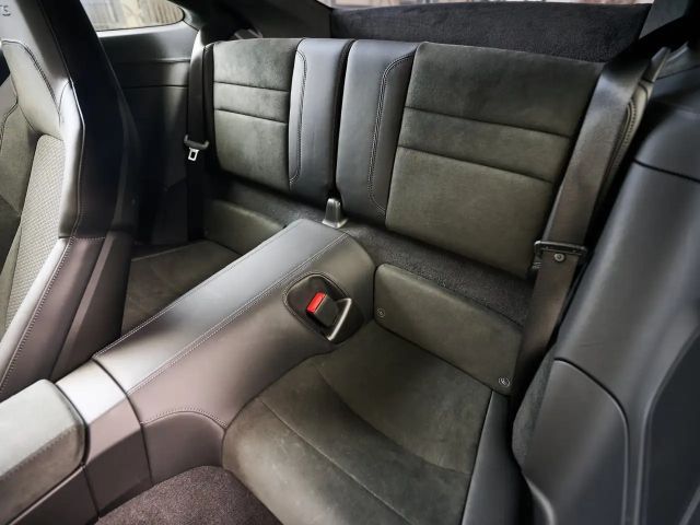 Porsche 911 Carrera Coupé GTS