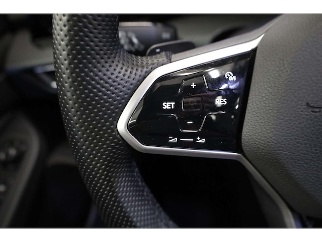 Volkswagen Golf 2.0 TSI R-Line Variant