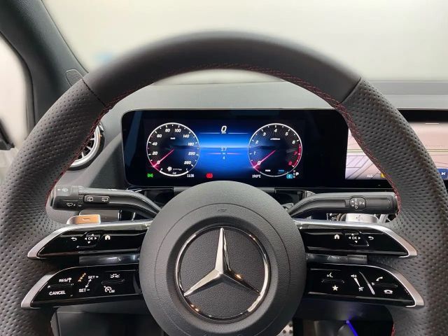 Mercedes-Benz B 200 AMG Line Sedan