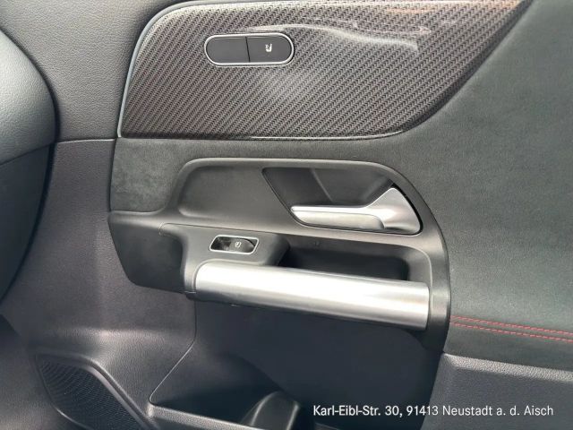 Mercedes-Benz GLA 200 AMG Line