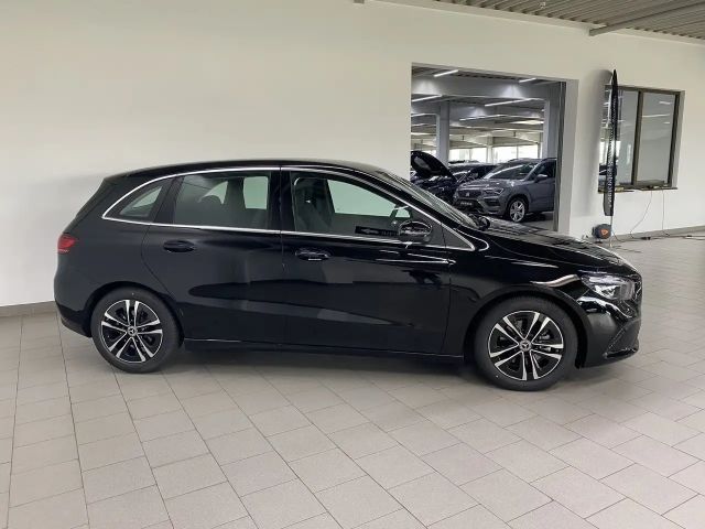 Mercedes-Benz B 180 Progressive Sedan