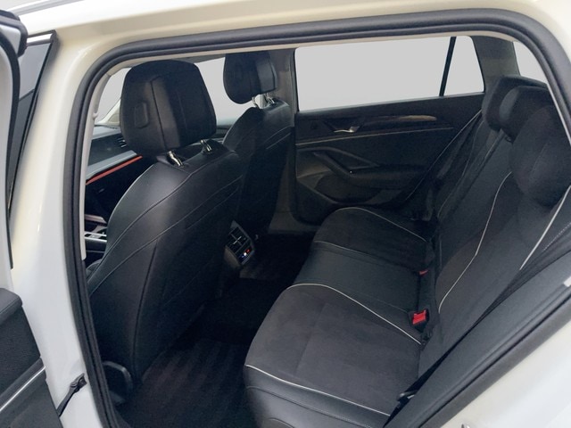 Volkswagen Passat 1.5 eTSI Business Variant