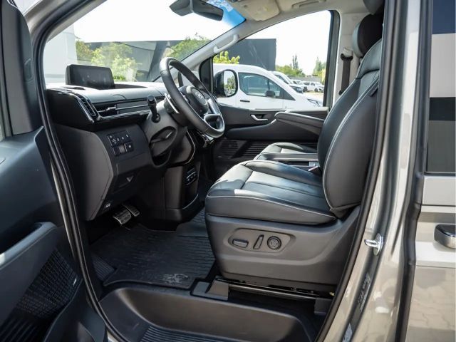 Hyundai Staria Signature