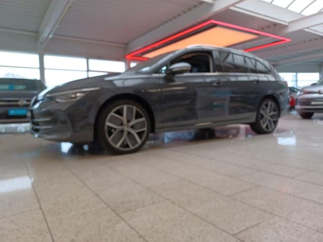 Volkswagen Golf 1.5 eTSI DSG Variant