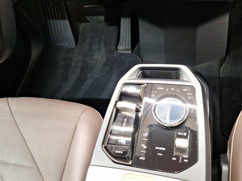 BMW iX xDrive50