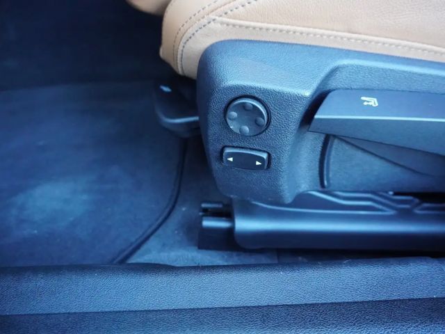 BMW 330 330d Luxury Line Touring xDrive