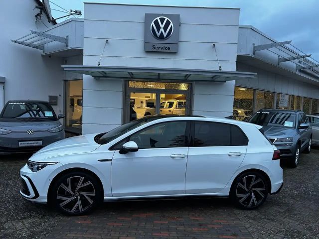 Volkswagen Golf 1.5 eTSI DSG R-Line