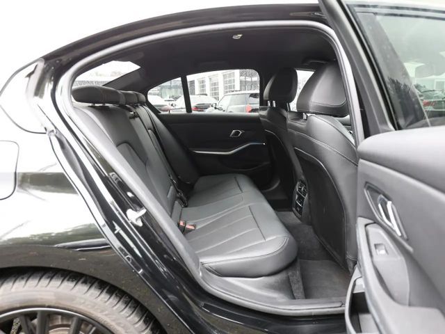 BMW 320 320d M-Sport Sedan xDrive