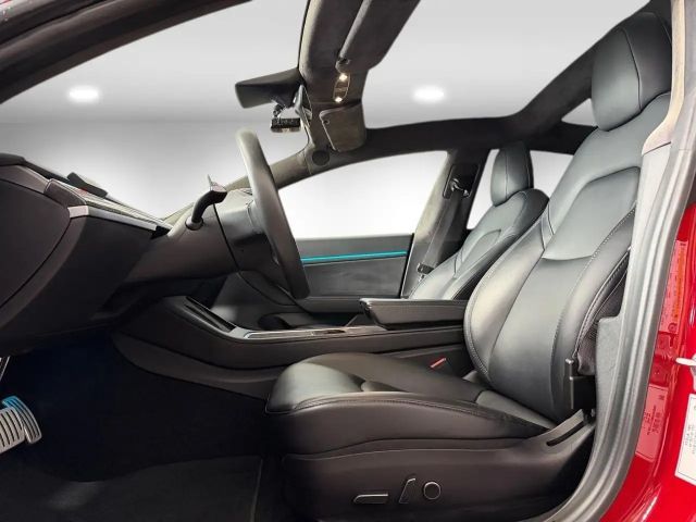 Tesla Model 3 Performance