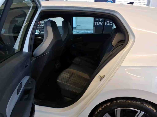 Volkswagen Golf 1.5 TSI Golf VIII R-Line