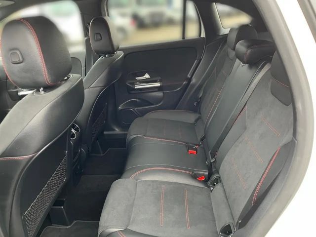 Mercedes-Benz GLA 200 AMG Line Guard