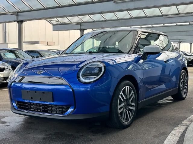 MINI Cooper E Classic Trim Paket S HUD/KomfZug/RFK