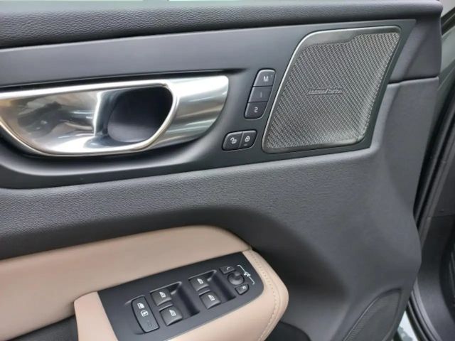 Volvo XC60 AWD Plus T6